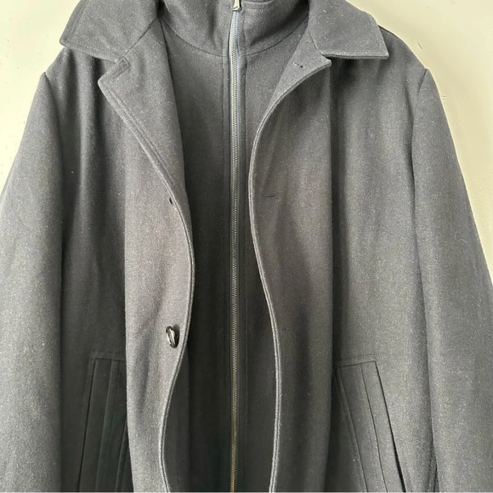 Towne by London Fog Wool Blend Quilted Zip and Button Up Coat |‎ Navy Blue